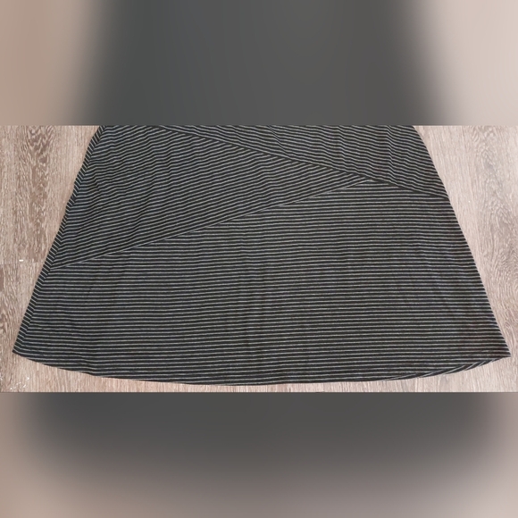 Indigo Black and Grey Striped Knee Length Knit Skirt Size 1X Summer Casual Work - Picture 6 of 6